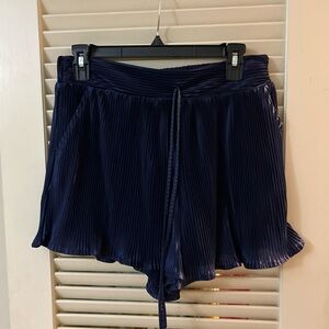 Chic High Waist Navy Pleated Shorts